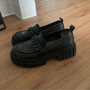 Mia platform loafer